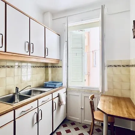 Apartmán T2 Proche Gare, Plein Centre Antibes